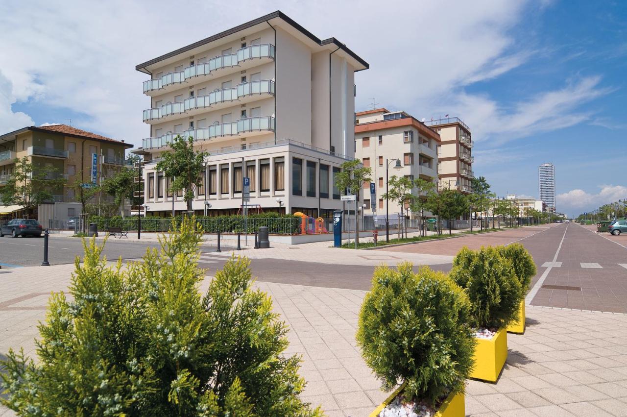 Little Hotel Cesenatico Exteriör bild